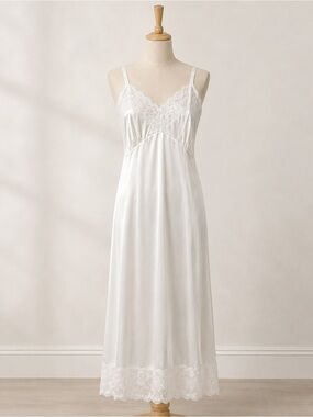 Velrose Vintage White Full Slip Nightgown Size 44 Lace Trim Made in USA
